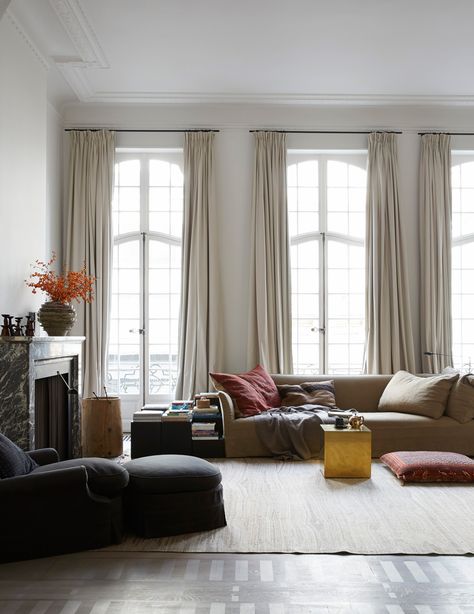 Explore this stunning Belgian townhouse - a lesson in decorating with white | Livingetc Modern Curtain Ideas, Floor Curtains, House Palette, Vincent Van Duysen, Curtains And Draperies, Curtain Styles, Timeless Interiors, Stylish Curtains, House Inside