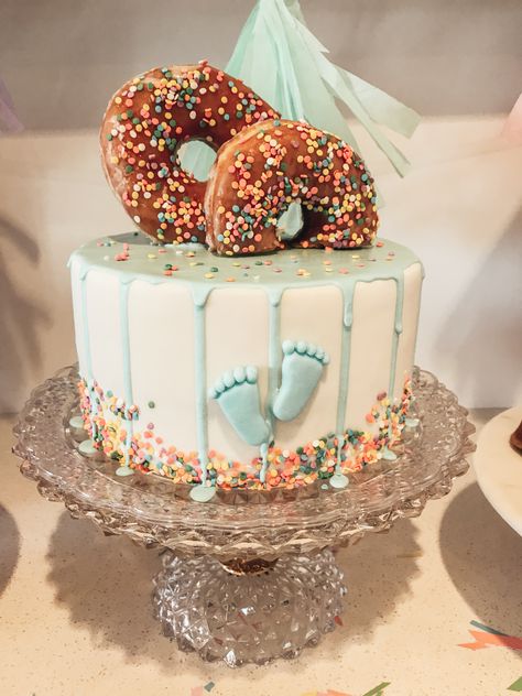 Baby boy donut baby shower cake Donuts And Diapers Baby Sprinkle Boy, Donut Baby Shower Ideas Boy, Baby Boy Sprinkle Decorations, Donut Sprinkle Shower Baby, Donut Themed Baby Shower Ideas, Sprinkle Shower Ideas Boy, Sprinkle Baby Shower Ideas Boy