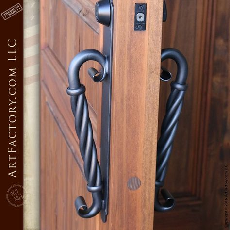 Wrought Iron Handles, Modern Steel Gate Design, Cupboard Decor, Wrought Iron Beds, Steel Gate Design, Gate Handles, Wrought Iron Decor, Bedroom Door Design, Barn Door Handles