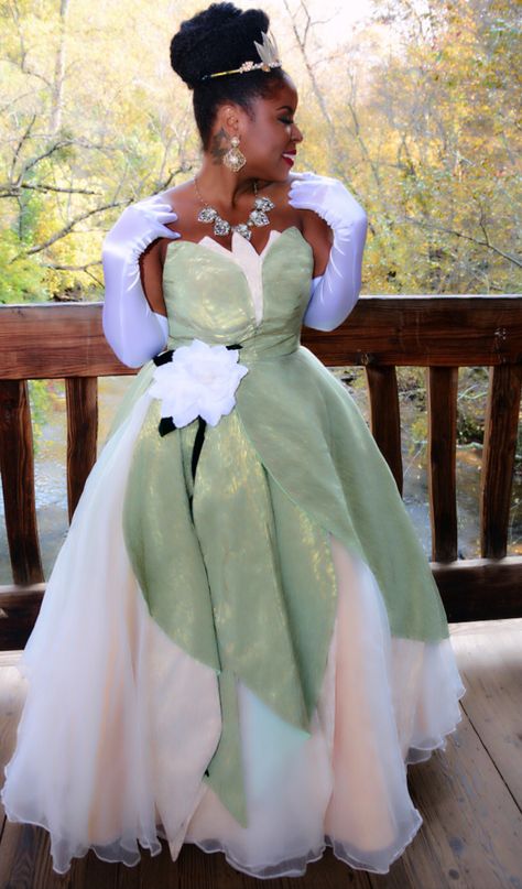 Princess Tiana Cosplay Princess Tiana White Dress, Tiana Cosplay, Princess Tiana Real Life Dress, Tiana White Dress Cosplay, Tiana Blue Dress, Princess Tiana Corset, Tiana Tutu Dress, Tiana Costume, Tiana Dress