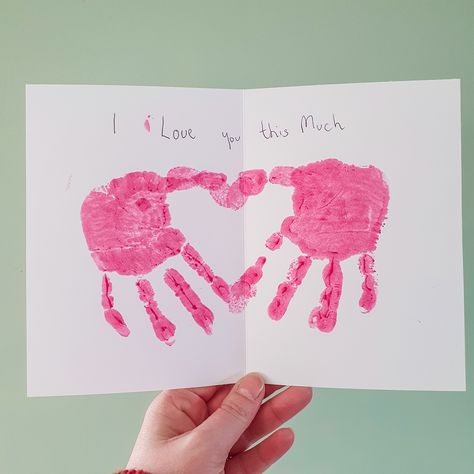 5 DIY hand print cards cards to do with your Mini Mess Makers at home! Hand Prints On Canvas Cute Ideas, Finger Print Drawing, Finger Print Art Ideas, Happy Teachers Day Card, Bff Cards, Thumbprint Art, Teachers Day Card, Happy Friendship Day, Happy Teachers Day