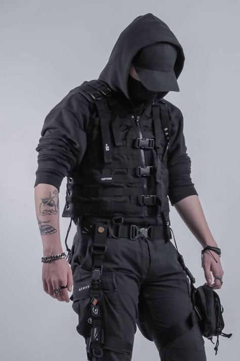 Tech Gear Fashion Men, Mercenary Character Design Male Modern, Men In Tactical Outfits, Tactical Mens Fashion, Tech Wear Aesthetic Men, Assassin Outfit Male, Tech Fashion Mens, Rockstar Outfits Men, Techwear Aesthetic Men