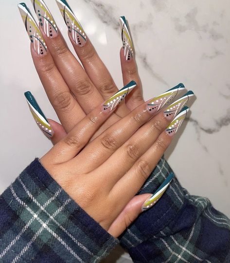 Green 90s Nails, 90s Design Nails, 90s Acrylic Nails Art Designs, Curved Nails Coffin, Old School Nail Designs, 90 Nails The 90s Art Designs, 90s Nails Acrylic, 90s Inspired Nails, 90s Nail Art