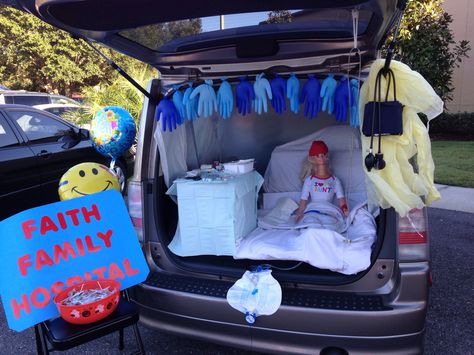 Hospital trunk or treat! Nurse Trunk Or Treat Ideas, Hospital Trunk Or Treat, Trunk Or Treat Medical Theme, Medical Trunk Or Treat Ideas, Fall Festival Party, Trunker Treat Ideas, Nurse Ideas, Trunk Design, Medical Decor