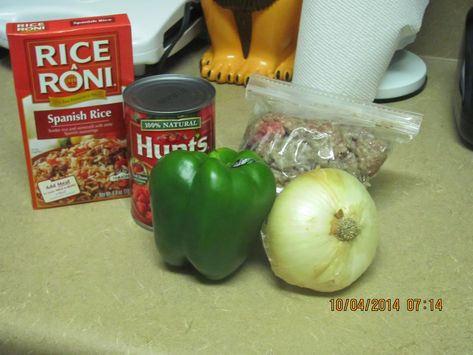 Rice A Roni Spanish Rice Recipe, Spanish Rice Recipe With Ground Beef, Spanish Rice Casserole, Recipes Using Rice, Hamburger Rice, Stuffed Peppers With Rice, Spanish Rice Recipe, Rice A Roni, Fast Dinner