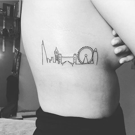 #inspirationtatto Tatuadora: luanadorea London Skyline Tattoo, Marathon Tattoo, British Tattoo, Skyline Tattoo, Tattoo Uk, Forever Tattoo, Hp Tattoo, City Tattoo, London Tattoo