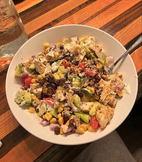 Quinoa Bowl Aesthetic, Chicken Salad Aesthetic, Quinoa Chicken Bowl, Southwest Quinoa, Salad Aesthetic, Bowl Aesthetic, Southwest Chicken Salad, Southwest Salad, Southwest Chicken