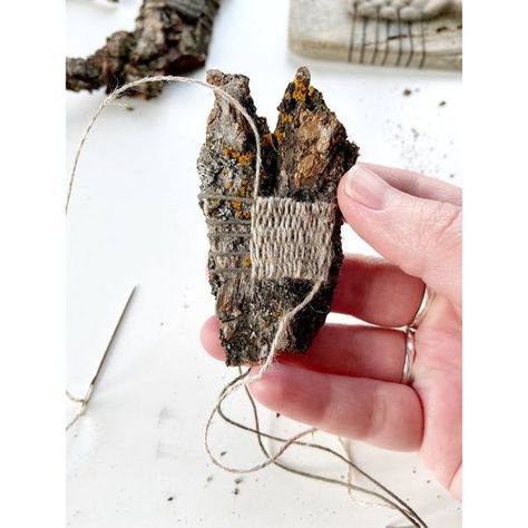 Weaving with nature by Emma Freeman, Zen weaving with found nature — Deep Rooted Healing with Emma Freeman Bark Art Projects, Mixed Media Weaving, Twig Weaving, Plant Weaving, Emma Freeman, Natural Weaving, Nature Weaving, Meditation Nature, Therapy Healing