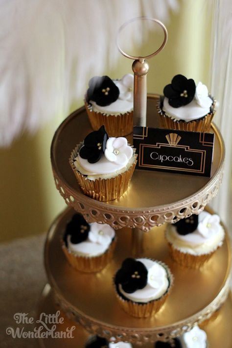 Great Gatsby Birthday Party, Gatsby Wedding Party, Birthday Cupcakes Ideas, Great Gatsby Birthday, Giggle Water, Elephant Rings, Gatsby Birthday, Gatsby Birthday Party, Great Gatsby Themed Party