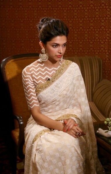 Deepika Celebrity Style Blouse Design, Deepika Padukone Saree Look, White Saree With Golden Border, Golden Saree Blouse Designs, High Neck Saree Blouse, Deepika Padukone Dresses, Deepika Padukone Saree, Saree Jacket Designs, Chikankari Saree