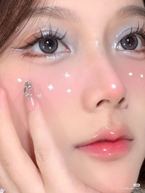 Ulzzang Makeup Tutorial, Makeup Layout, Concert Makeup, Douyin Makeup, Cute Eye Makeup, Makeup Face Charts, Korean Eye Makeup, Ulzzang Makeup, Japanese Makeup