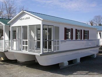 Small Houseboats, Pontoon Houseboat, House Boats For Sale, Shanty Boat, Houseboat Living, Floating House, Tiny House Movement, Houseboat, Boat Plans