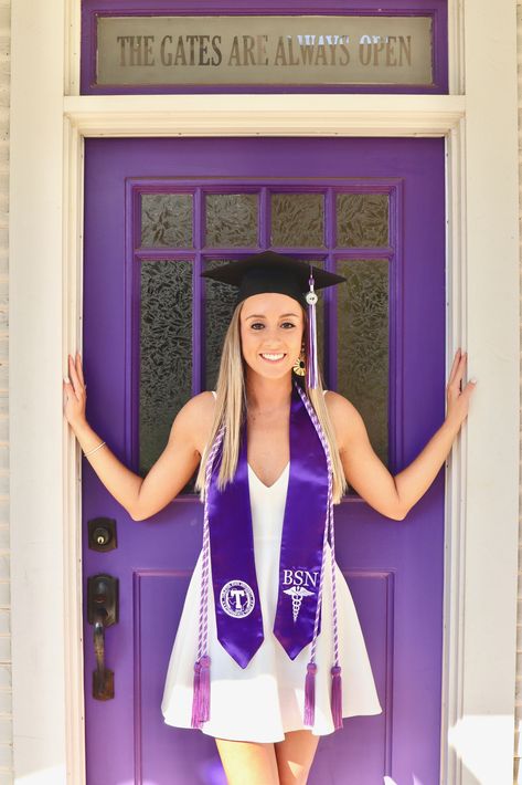 Tarleton State University Senior Pictures, Alumi House Tarleton Graduation Pictures, University Senior Pictures, Nursing Photos, Tarleton State University, Grad Session, Collage Pics, College Senior Pictures, Grad Pic, Graduation Pics