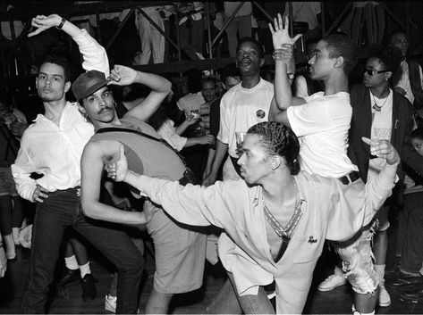 House of Xtravaganza on Instagram: “Striking Poses 1990… Luis, Danni, David Ian & Jose Xtravaganza at Tracks NYC, May 1990 Photo: © Chantal Regnault #tbt #1990…” Ballroom Aesthetic, Vogue Dance, Paris Is Burning, 90s Dance, Ballroom Fashion, Total Recall, French Photographers, House Music, Ballroom