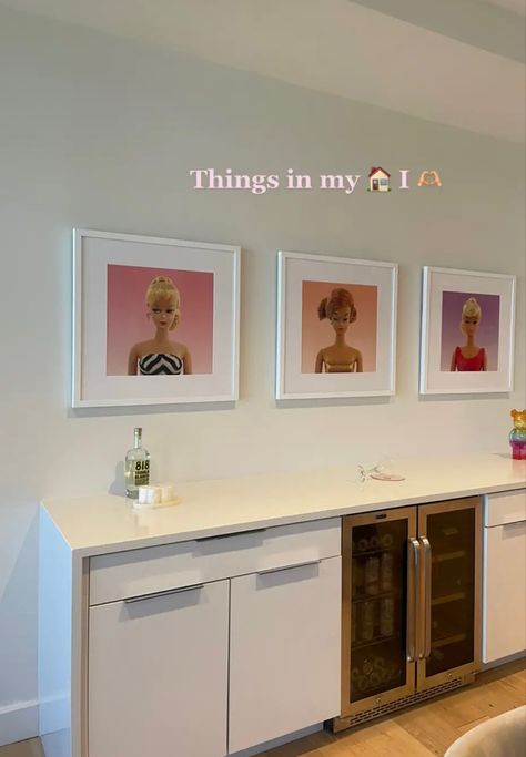 it girl apartment, barbie dream house, white interior design, girly home decor, Tiny Nyc Apartment Bedroom, Girly Decor Apartment, Colorful Minimalist Apartment, College House Kitchen, Women Apartment Decor, House White Interior, Dream House White, Girly Kitchen Decor Apartment, College House Aesthetic