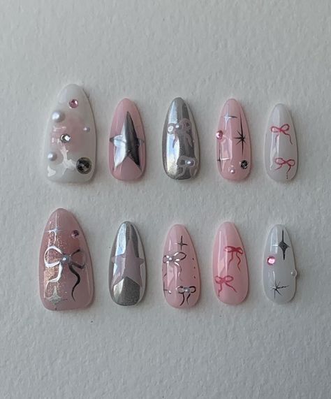 Pink With Silver Nails, Le Sserafim Nails Designs, Nail With Stickers, Han Nails, Silver Pink Nails, Pink Silver Hair, Y2k Pink Nails, Pink Silver Nails, Silver And Pink Nails