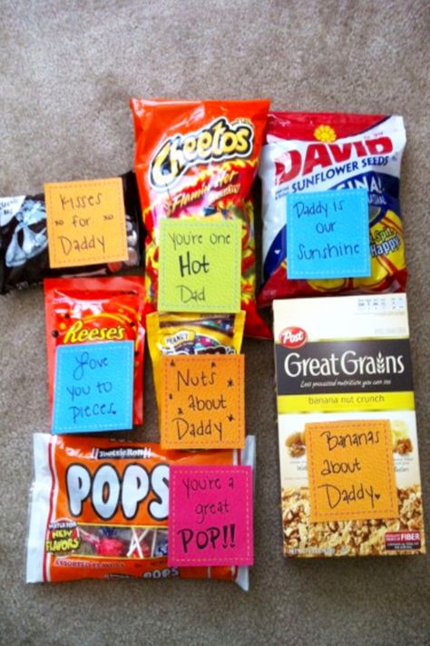 Father's Day gift basket ideas to make - DIY Fathers Day Gifts From Kids - Quick and Easy Father's Day crafts and gift ideas Fathers Day Gift Basket, Easy Fathers Day Craft, Fathers Day Gifts Ideas, Diy Easter Gifts, Diy Gifts For Dad, Diy Father's Day Gifts, Diy Presents, Father's Day Diy, Diy Gifts For Boyfriend