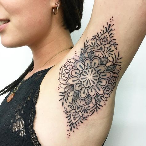 Arm Pit Tattoo, Under Armpit Tattoo, Pit Tattoo, Small Flower Tattoos For Women, Flower Tattoos For Women, Armpit Tattoo, Germany Tattoo, First Time Tattoos, Underarm Tattoo