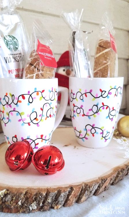 These dollar store Christmas craft is perfect for friends, co-workers, teachers and more. It is fun, festive and budget friendly - www.michellejdesigns.com Diy Gifts For Christmas, Holiday Mugs, Dollar Store Christmas Crafts, Christmas Crafts To Sell, Crafts For Teens To Make, Christmas Crafts For Adults, Christmas Crafts For Kids To Make, Dollar Gift, Dollar Store Christmas