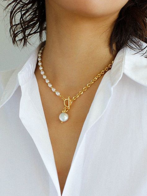 Pearl Necklaces - floysun Outfits With Pearl Necklace Casual, Outfit With Pearls, Necklace Casual, Casual Necklaces, Pearl Necklaces, Diy Clothes, Pearl Necklace, Necklaces, Beads