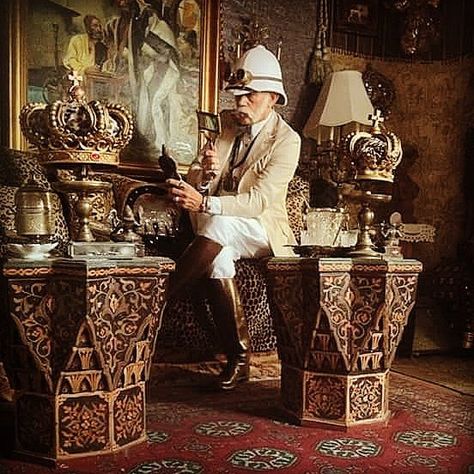 Doc Phineas " Raj 1882" photographed by Harry Taylor 1920s Adventurer Aesthetic, 1800s Explorer Aesthetic, 1920s Explorer Aesthetic, 1920s Archeologist, Vintage Safari Aesthetic, Vintage Explorer Aesthetic, Steampunk Safari, Steampunk Icons, Out Of Africa Style