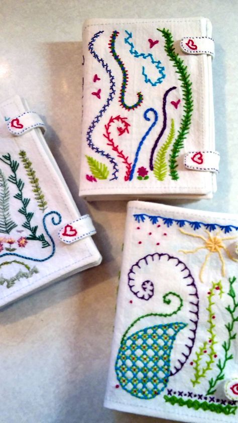 How To Make A Stitch Book, Sample Stitch Book, Embroidery Stitch Book Free Pattern, Stitch Book Embroidery, How To Make An Embroidery Stitch Book, Slow Stitching Books, Embroidery Doodles Stitches, Embroidery Sampler Ideas, Slow Stitch Book