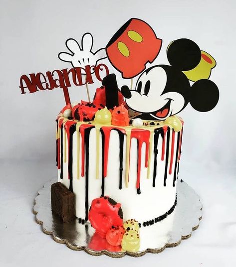 Simple Mickey Mouse Cake, Mickie Mouse Cake, Bolo Do Mickey Mouse, Cake Mickey Mouse, Mickey Birthday Cakes, Mouse Birthday Cake, Mickey Mouse Birthday Cake, Twodles Birthday, Mickey Mouse Themed Birthday Party