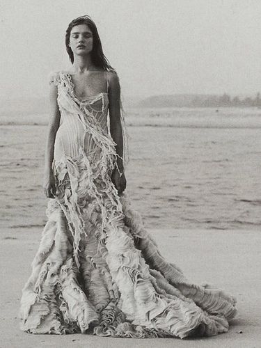 Natalia Vodianova in Alexander McQueen's Shipwreck (Oyster) Dress - Vogue "Age of Innocence" by Winter Phoenix, via Flickr Alexander Mcqueens, Savage Beauty, Alexander Mcqueen Dresses, Natalia Vodianova, Annie Leibovitz, Peter Lindbergh, Vogue Dress, Richard Avedon, Foto Art