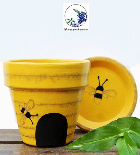 Painted Bee Hives, Painted Flower Pot, Vase Deco, Honey Bee Decor, Flower Pot Art, Terra Cotta Pot Crafts, Painted Pots Diy, Painted Plant Pots, Flower Pot Design