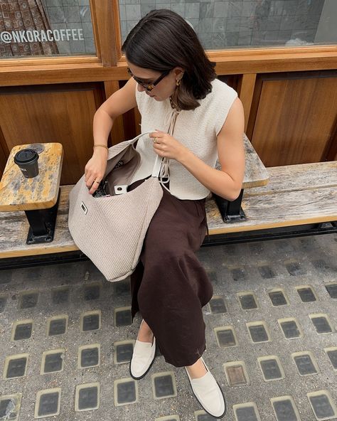 Summer city staples from @russellandbromley ☀️ a d #russellandbromley #summerfashion #citylife #loafers #londonfashion Easy Office Outfits, Professional Fits, London Fits, Army Art, Work Attire Women, Love Power, Errands Outfit, Summer City, Art Poetry