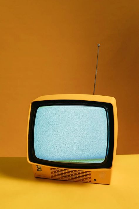 Classic Yellow TV With Blank Screen · Free Stock Photo Screen Time Rules, Television Set, Vintage Tv, Box Tv, Retro Tv, Images Esthétiques, Trik Fotografi, Retro Wallpaper, Adobe Photoshop Lightroom