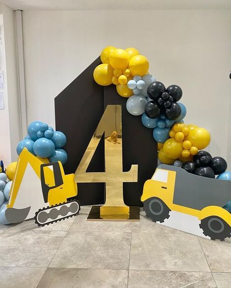 Construction Birthday Cake, Boy Birthday Decorations, Dumper Truck, Construction Theme, Construction Party, Construction Birthday, Bday Ideas, 1st Bday, Monster Truck