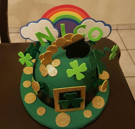 St patrick's day hat Saint Patrick's Day Hat, Leprechaun Ideas, San Patrick Day, Sant Patrick, St Patricks Day Hat, Irish Celebration, St Patric, Irish Festival, San Patrick