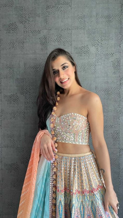 Sukhmani posted on Instagram: “This outfit from @geishadesigns ‘ s new collection is an absolute stunner for the modern millennial…” • See all of @sukhmanigambhir's photos and videos on their profile. Sukhmani Gambhir, Naira Dresses, Archers Voice, Fancy Jumpsuit, Bridal Pose, Designer Bridal Lehenga Choli, Lehenga Designs Simple, Indian Fashion Saree, Bachelorette Outfits