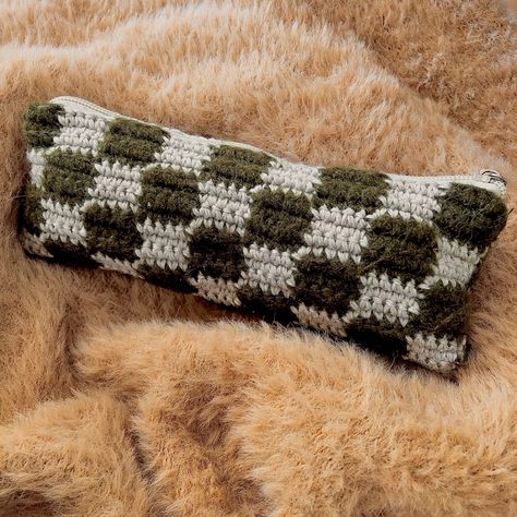 Crochet Pencil Case, Crochet Pouf, Fun Crochet Projects, Diy Crochet Projects, Aesthetic Girl, Pencil Case, Diy Crochet, Pencil, Crochet Projects