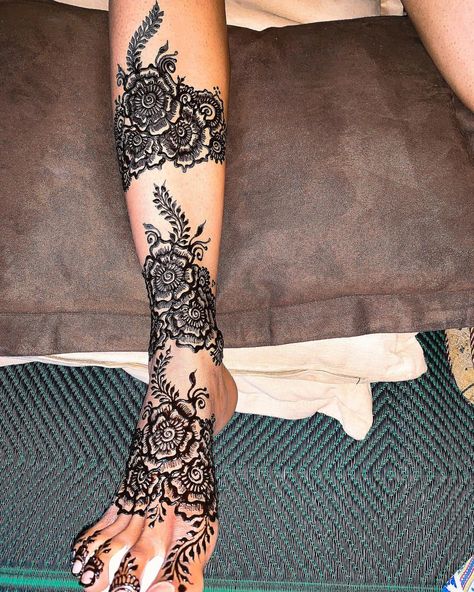 Sudanese Bridal Henna, Foot Henna Design, Henna Feet Designs, Somali Henna, Henna Patterns Hand, Sudanese Henna, Leg Henna Designs, Henna Styles, Feet Henna