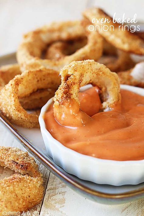 Oven Baked Onion Rings - Creme De La Crumb Oven Baked Onion Rings, Baked Onion Rings, Baked Onion, Baked Onions, Homemade Fries, Fry Sauce, Munnar, Think Food, Corn Dogs