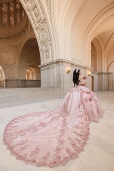 Quinceanera Court Outfits, Rose Gold Quince Dress, Quince Aesthetic, Baby Pink Quinceanera Dresses, Pink Quince Theme, Light Pink Quinceanera Dresses, Rose Gold Quince, Quince Pictures, Quinceanera Pictures