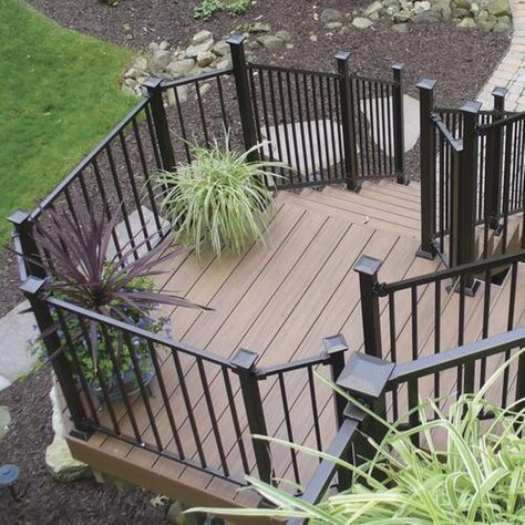 Cabin Porch Railing, Deck Columns, Garden Decking Ideas, Stair Angle, Glass Deck, Deck Stair Railing, Stair Paneling, Deck Railing Systems, Second Story Deck