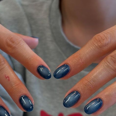 NAIL THERAPY CO on Instagram: "blue us away 💅🏼   *medium art (currently only doing ombré colours that are featured on our insta)" Nails Cool Ideas, Cool Blue Nail Designs, Blue Cool Nails, Nail Inspo￼, Médium Nails, Navy Aura Nails, Cute Short Nails Blue, 2 Colour Nails, Navy Blue Aura Nails