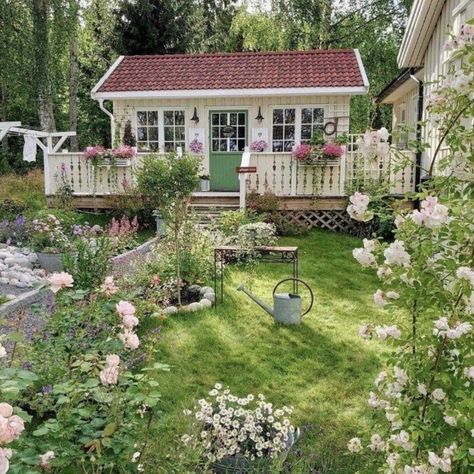 Cottage Aesthetic, Dream Cottage, She Sheds, Dream House Rooms, Cute House, Little Cottage, Dream House Exterior, Garden Cottage, Pretty House