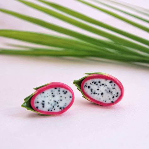 New tropical stud earrings with dragon fruit are available in my Etsy shop 💚💚💚 #polymerclayjewellery #polymer_clay #polymerclay… Polymer Clay Stud Earrings, Clay Stud Earrings, Clay Dragon, Kawaii Earrings, Clay Diy Projects, Sweet Earrings, Food Earrings, Fruit Earrings, Clay Food