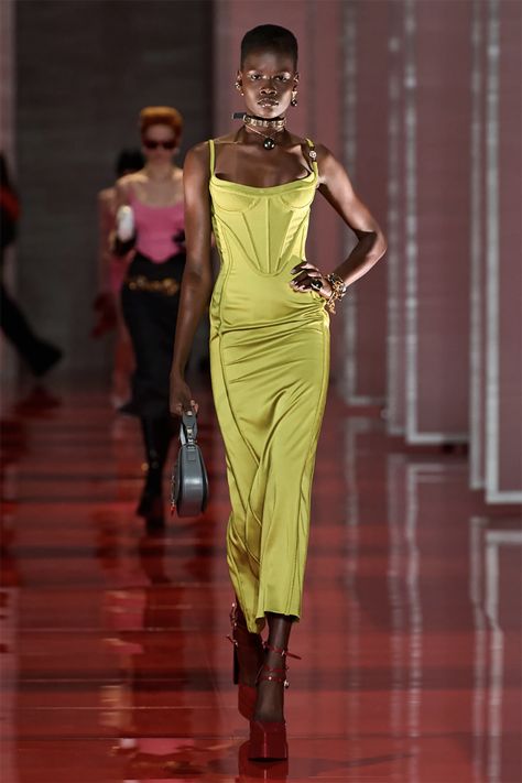 Versace Fall 2022, Milan Fashion Week Runway, Green Corset, Versace Fashion, Versace Dress, Milano Fashion Week, Red Midi Dress, Fall 2022, Red Mini Dress