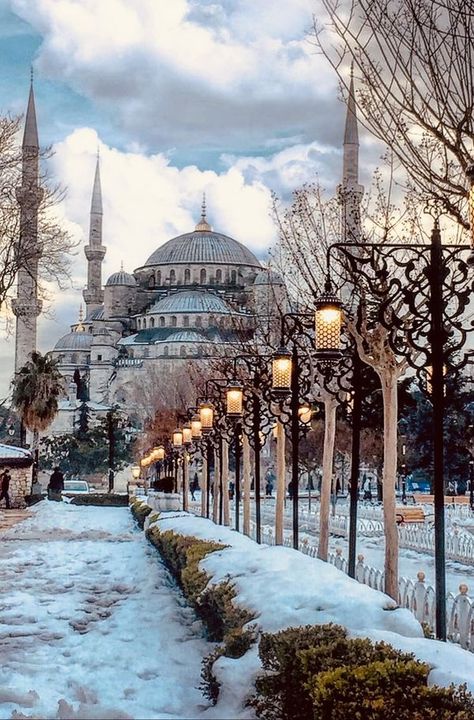 Travel Snow, Island Resort, Winter Travel, Istanbul Turkey, Oman, Lamp Post, Taj Mahal, Beautiful Pictures, Istanbul