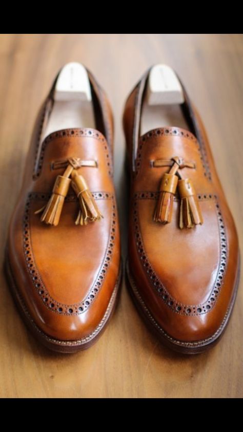 Gentleman Shoes, Best Shoes For Men, Brown Leather Shoes, Brown Loafers, Tassels Fashion, Brown Shoes, Clothes Outfits, Tassel Loafers, Mens Dress