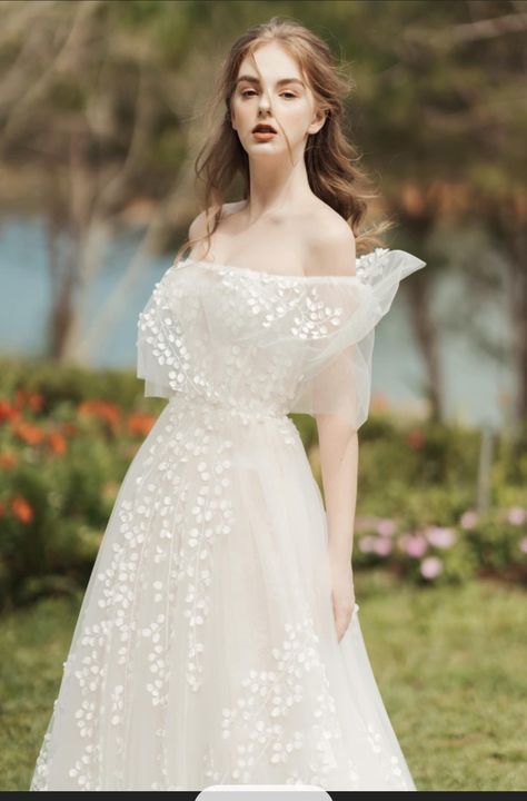 Off Shoulder Wedding Dress Lace, Wedding Dress Light, Wedding Dress Off Shoulder, Wedding Dress Backs, Shoulder Wedding Dress, Off Shoulder Wedding Dress, White Decoration, Wedding Dress Lace, Dress Off Shoulder