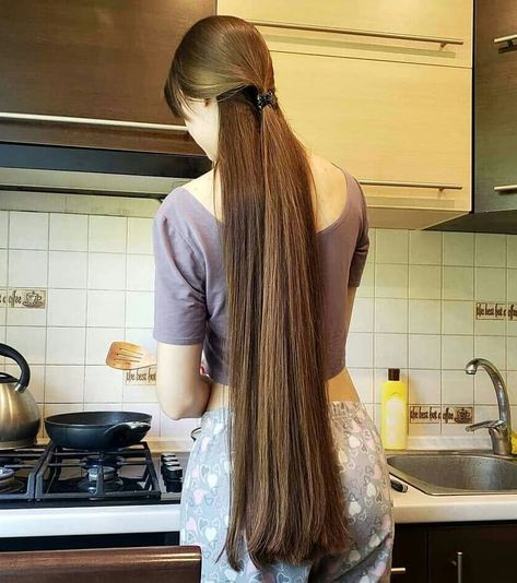 Long Hair Ponytail, Long Hair Models, Extremely Long Hair, Long Silky Hair, Long Hair Pictures, Really Long Hair, Hair Upstyles, Long Dark Hair, Long Brown Hair