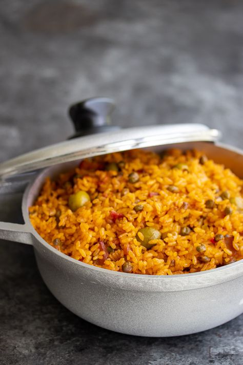 Sofrito Rice Recipes, Puertican Rice And Beans, Green Pigeon Peas Recipes, Arroz Gandules, Spanish Sofrito, Latin Rice, Puerto Rican Recipes Rice, Puerto Rican Rice And Beans, Dominican Rice