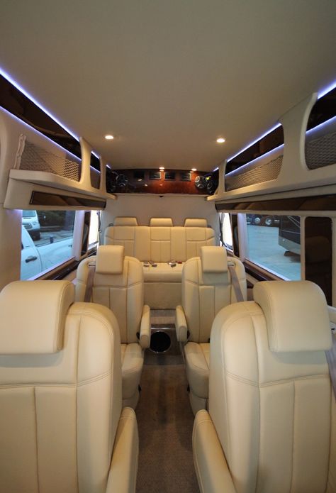 Luxury Vans Vehicles, Luxury Van Interior, Cool Car Interior Ideas, Car Aesthetic Inside, Luxury Sprinter Van, Cool Car Interior, Car Interior Ideas, Inside Car Ideas, Van Luxury