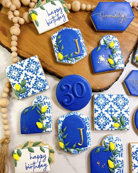 🍋 Amalfi Coast inspired cookies are quickly stealing my heart! 🍋 I loved blending different techniques with images printed by my edible printer! 🍋 • • 🍋 confession: this set was one of the first when I realized I should print my cookies first, THEN color match to the print instead of vice versa—game changer! #iykyk • • #wisecookietreats #cookiedecorating #cookiedecorator #homebaker #customcookies #sugarcookiesofinstagram #sugarcookies #sugarcookiemarketing #sugarcookieart #royalicing #royal... Cookies Nyc, Edible Printer, Cookie Business, First Then, Mama Mia, Cookie Art, Royal Icing Cookies, Custom Cookies, Royal Icing